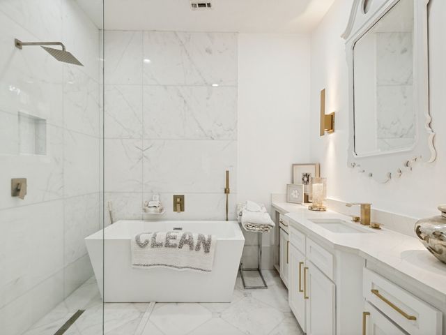 4 Kingsgate Court, Dallas, TX 75225