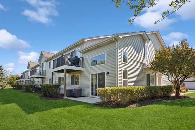 1156 Westminster Lane 1156, Elk Grove Village, IL 60007