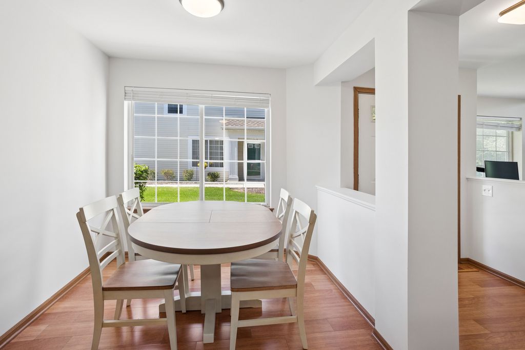 1156 Westminster Lane 1156, Elk Grove Village, IL 60007 — photo 5