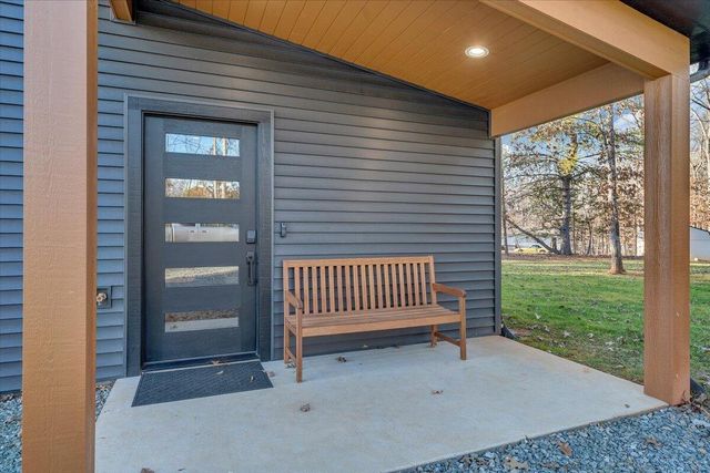 5 Reserve RD, Moneta, VA 24121