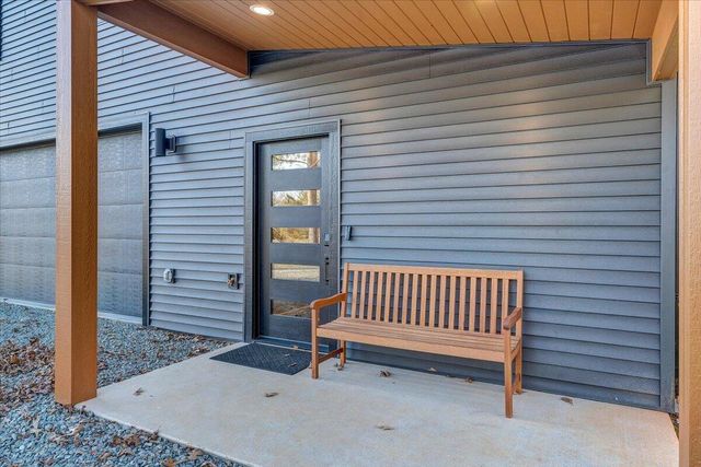 5 Reserve RD, Moneta, VA 24121