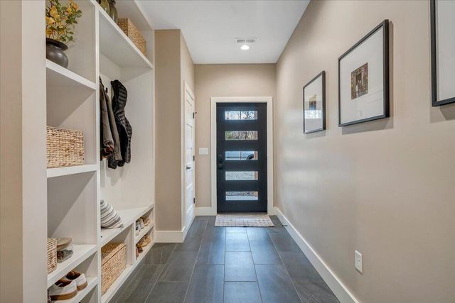 5 Reserve RD, Moneta, VA 24121