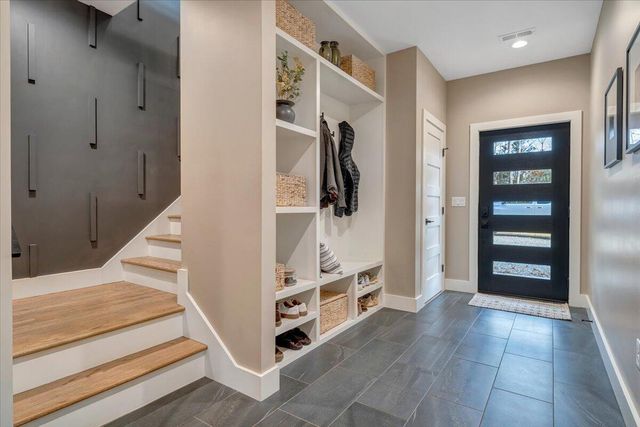 5 Reserve RD, Moneta, VA 24121