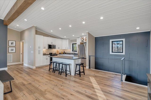 5 Reserve RD, Moneta, VA 24121