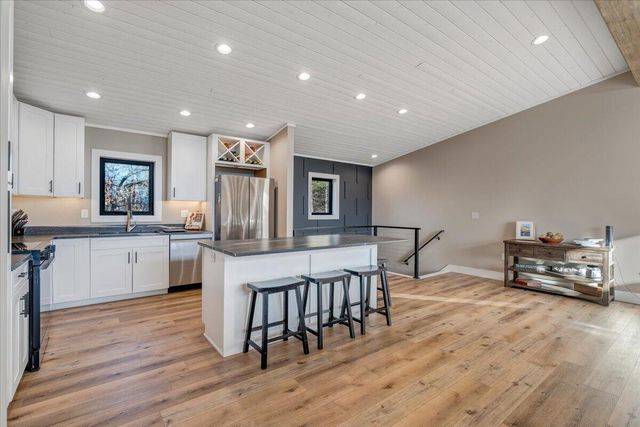 5 Reserve RD, Moneta, VA 24121