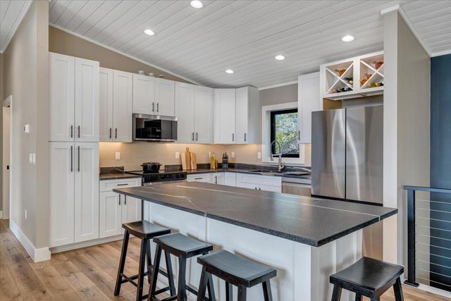 5 Reserve RD, Moneta, VA 24121