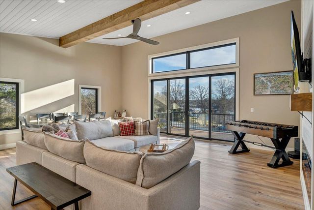 5 Reserve RD, Moneta, VA 24121