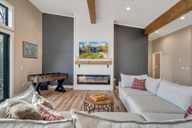 5 Reserve RD, Moneta, VA 24121