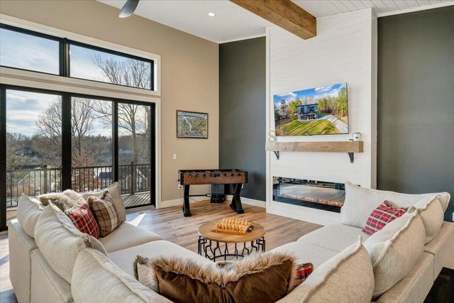 5 Reserve RD, Moneta, VA 24121