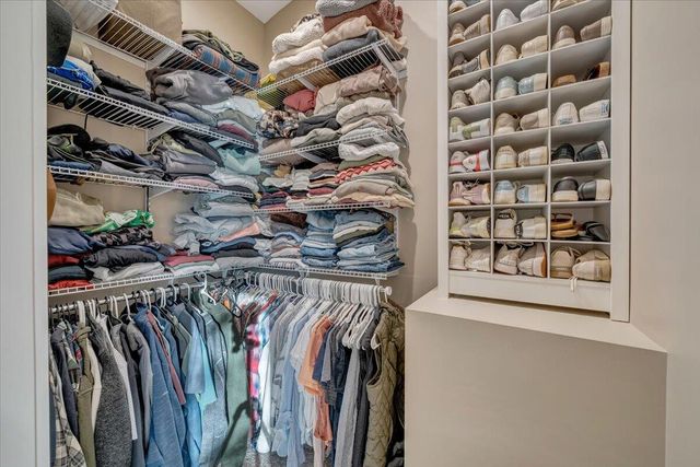 5 Reserve RD, Moneta, VA 24121