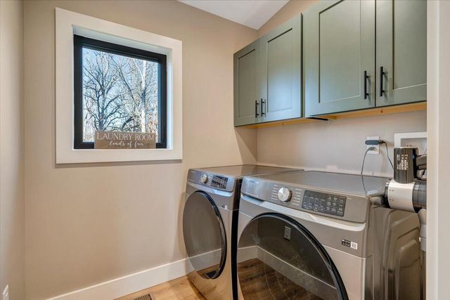 5 Reserve RD, Moneta, VA 24121