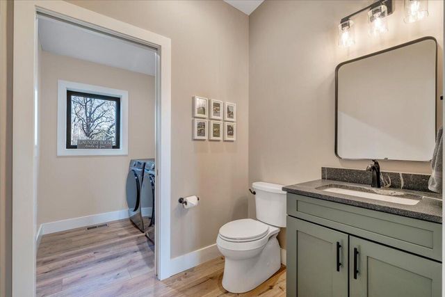 5 Reserve RD, Moneta, VA 24121