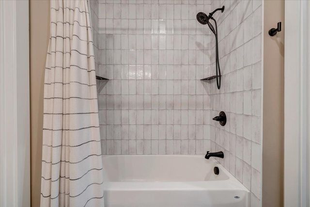 5 Reserve RD, Moneta, VA 24121