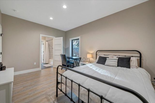 5 Reserve RD, Moneta, VA 24121