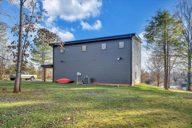 5 Reserve RD, Moneta, VA 24121