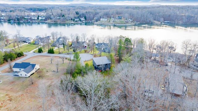 5 Reserve RD, Moneta, VA 24121