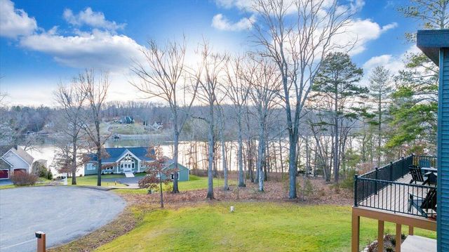 5 Reserve RD, Moneta, VA 24121