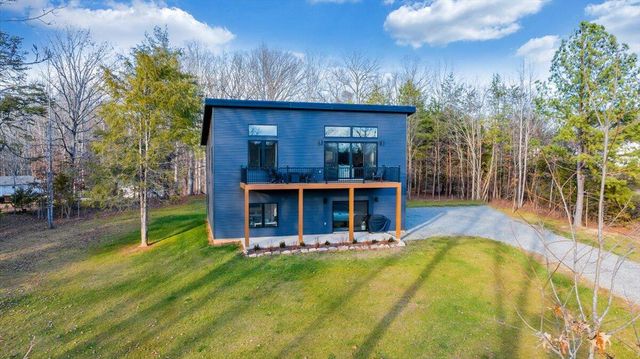 5 Reserve RD, Moneta, VA 24121