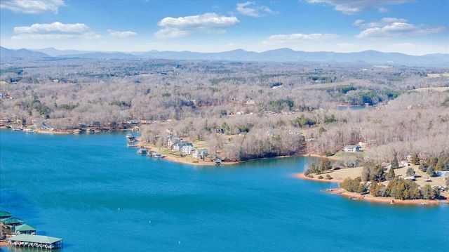 5 Reserve RD, Moneta, VA 24121