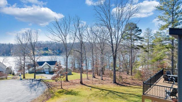 5 Reserve RD, Moneta, VA 24121