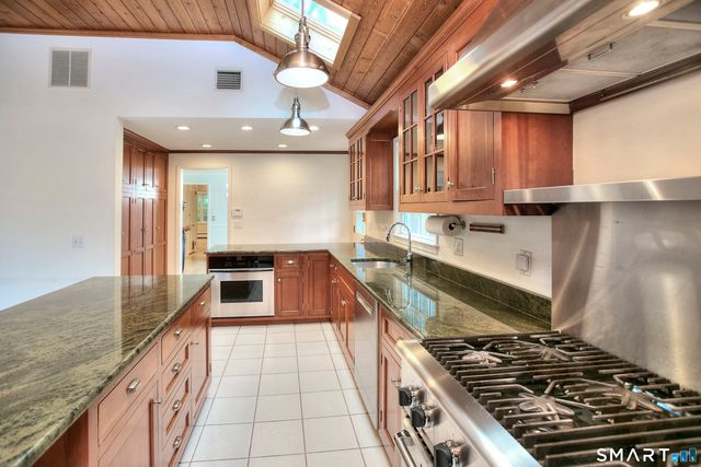 10 Woodcock Lane, Westport, CT 06880