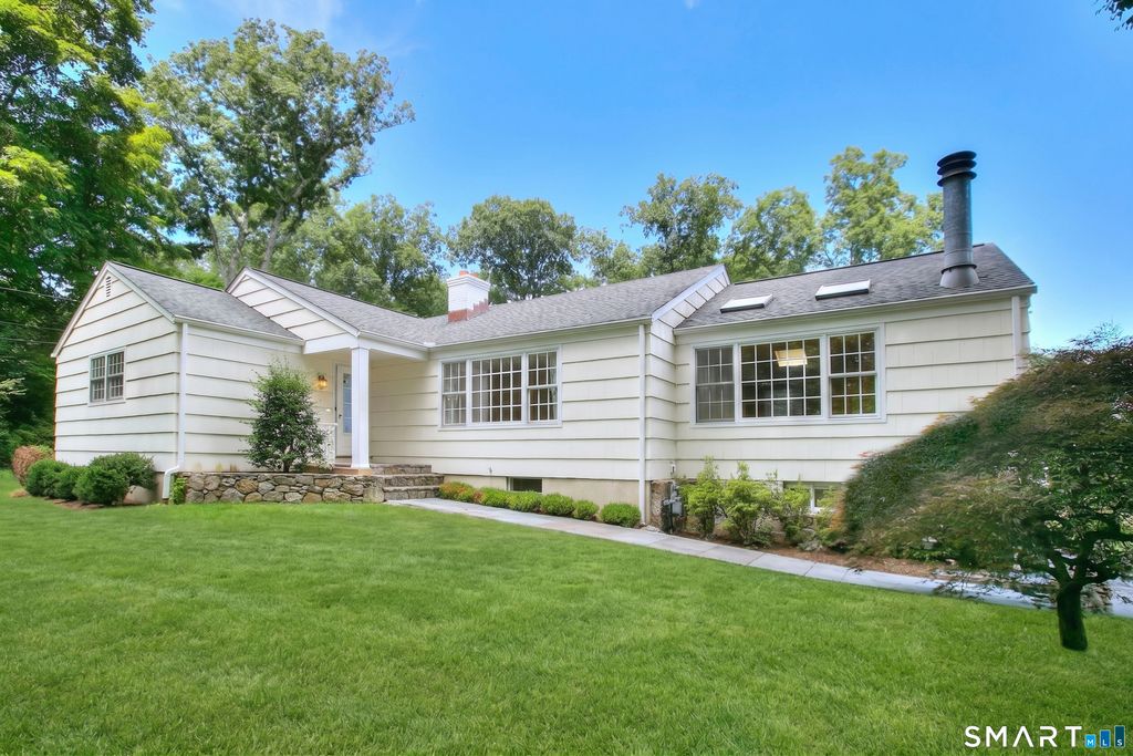 10 Woodcock Lane, Westport, CT 06880