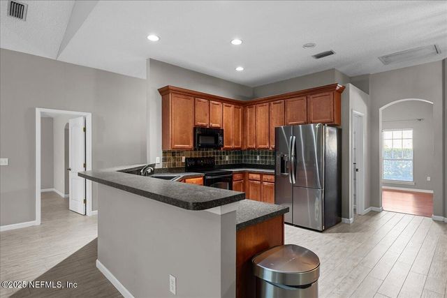 536 SUMMER BREEZE Drive N, Jacksonville, FL 32218