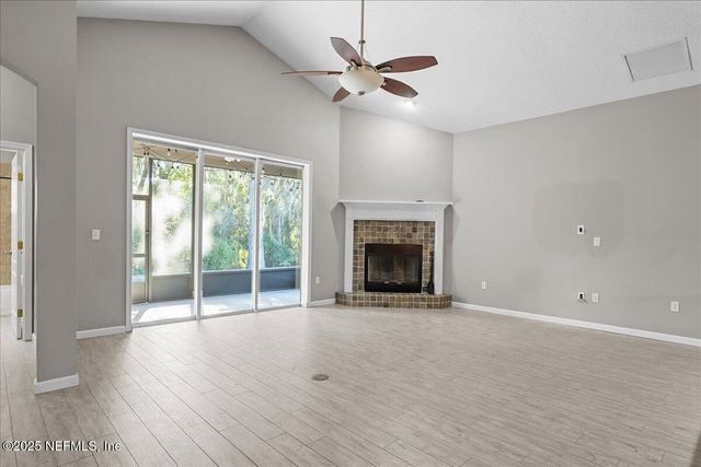 536 SUMMER BREEZE Drive N, Jacksonville, FL 32218