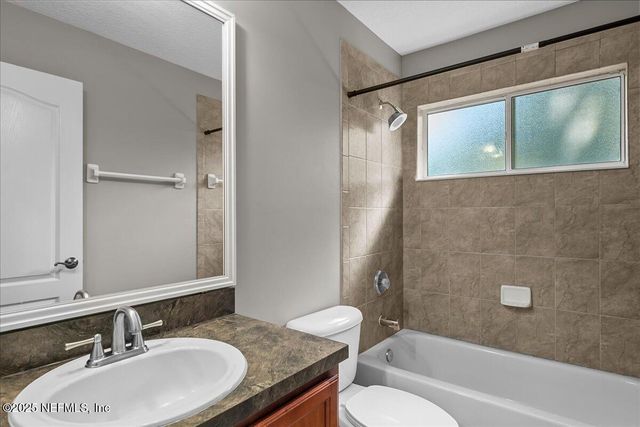 536 SUMMER BREEZE Drive N, Jacksonville, FL 32218