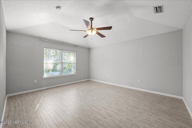 536 SUMMER BREEZE Drive N, Jacksonville, FL 32218