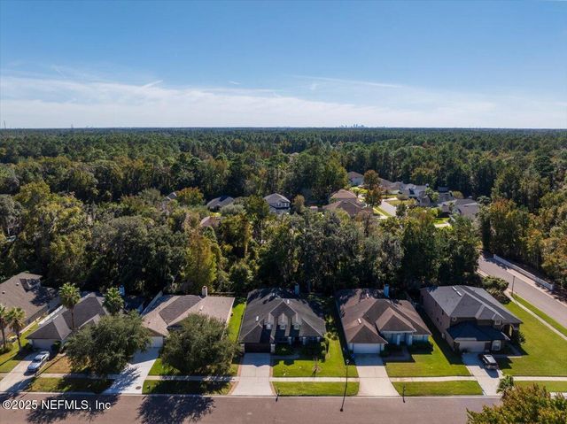 536 SUMMER BREEZE Drive N, Jacksonville, FL 32218