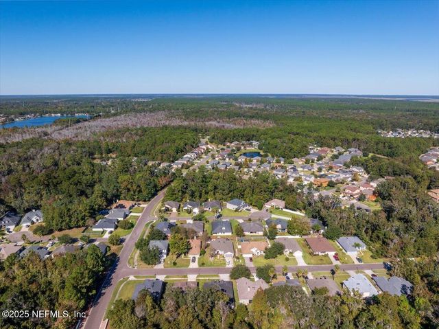 536 SUMMER BREEZE Drive N, Jacksonville, FL 32218