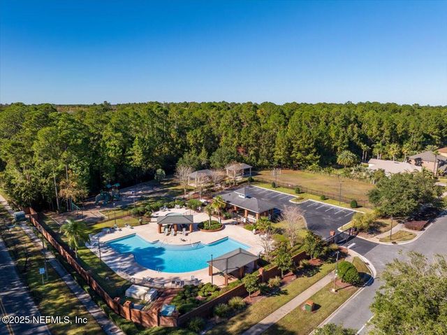 536 SUMMER BREEZE Drive N, Jacksonville, FL 32218