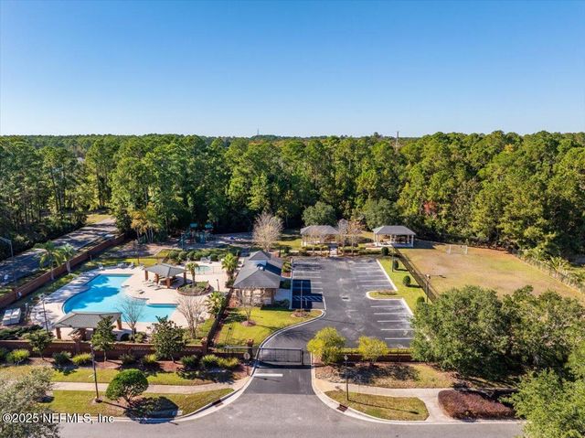 536 SUMMER BREEZE Drive N, Jacksonville, FL 32218