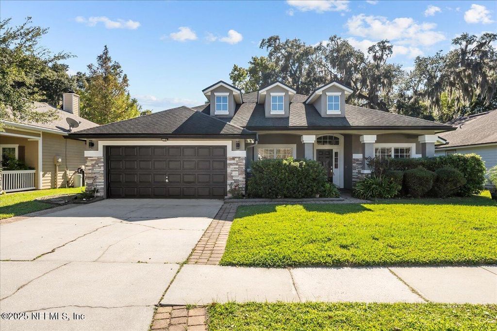 536 SUMMER BREEZE Drive N, Jacksonville, FL 32218