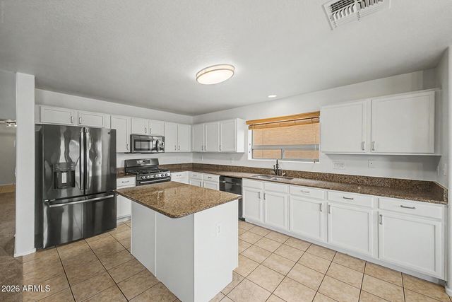 4162 E ARAGONITE Lane, San Tan Valley, AZ 85143