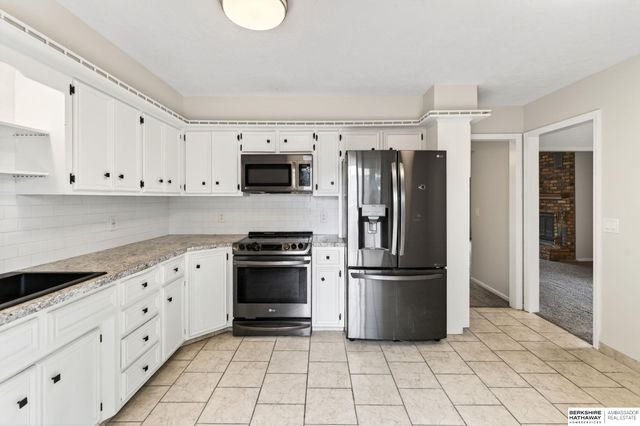 13201 S 28th Street, Bellevue, NE 68123