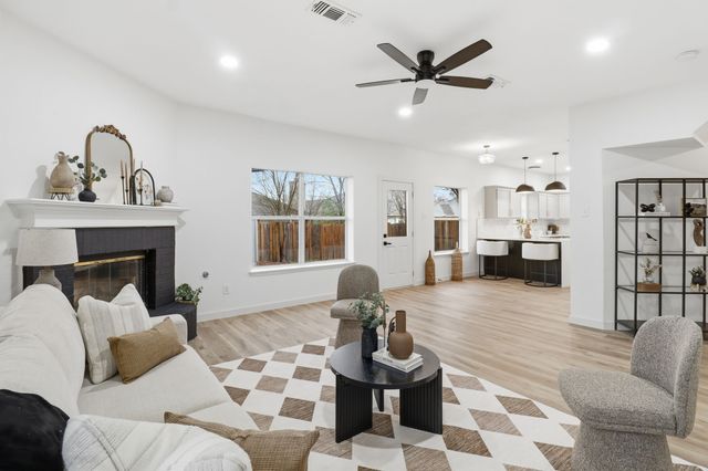 611 Joy Lane, Mansfield, TX 76063