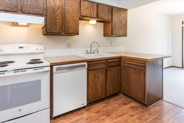 10350 Balsam Lane, Eden Prairie, MN 55347