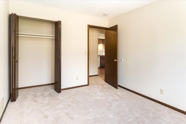 10350 Balsam Lane, Eden Prairie, MN 55347