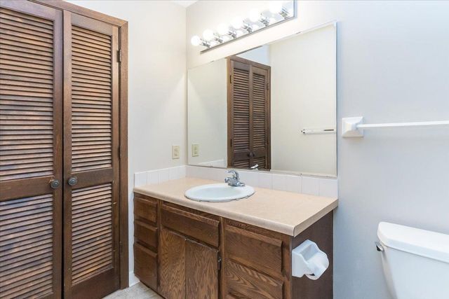 10350 Balsam Lane, Eden Prairie, MN 55347