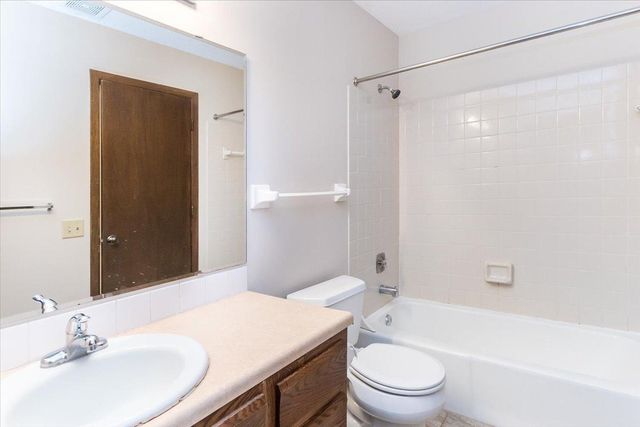 10350 Balsam Lane, Eden Prairie, MN 55347