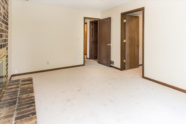 10350 Balsam Lane, Eden Prairie, MN 55347