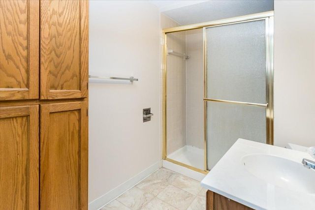 10350 Balsam Lane, Eden Prairie, MN 55347