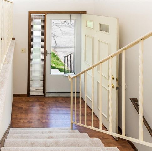 10350 Balsam Lane, Eden Prairie, MN 55347