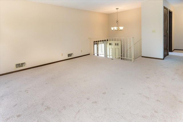 10350 Balsam Lane, Eden Prairie, MN 55347