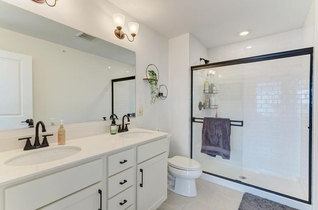 1030 BOGART Street, Des Plaines, IL 60018