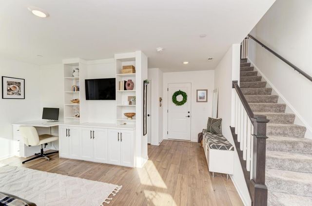 1030 BOGART Street, Des Plaines, IL 60018