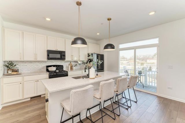 1030 BOGART Street, Des Plaines, IL 60018