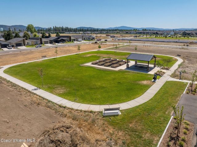 7801 N Mocha Lp, Coeur D'alene, ID 83815